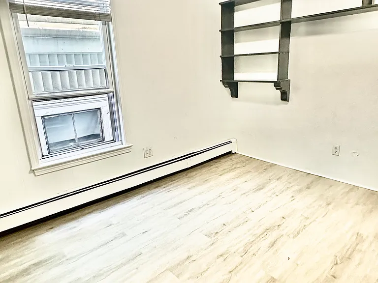 423 Meridian St #3 — Photo 7
