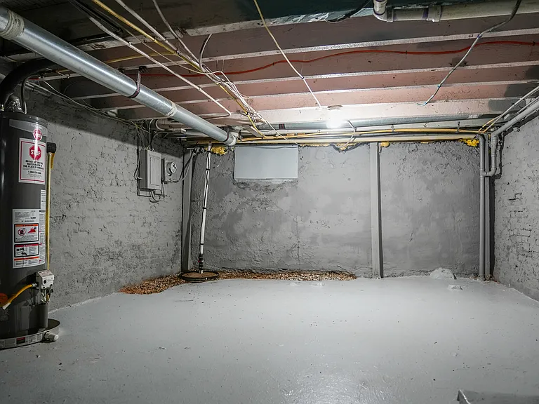220 N Luzerne Ave — Photo 14