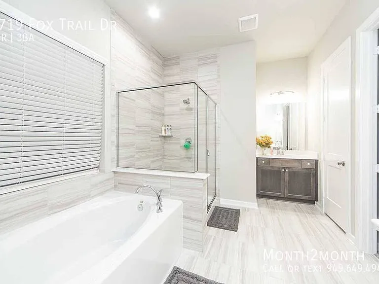 8719 Fox Trail Dr — Photo 14