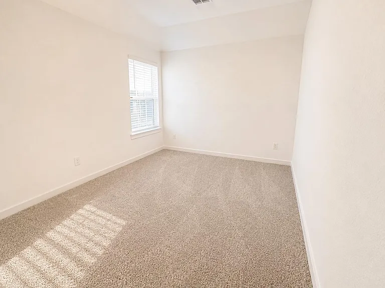 116 Hartson Dr — Photo 10