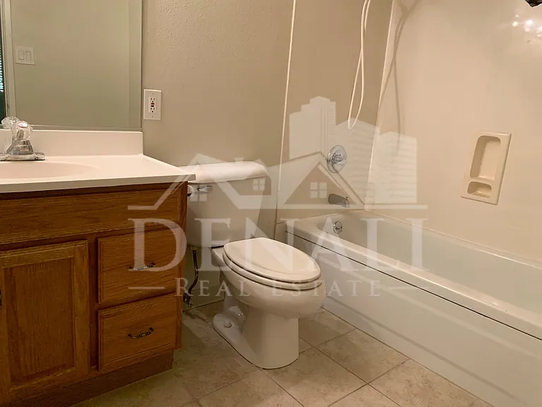 3510 E Ludlow Dr — Photo 7