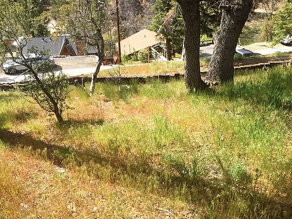 3rd image of Crags Ln