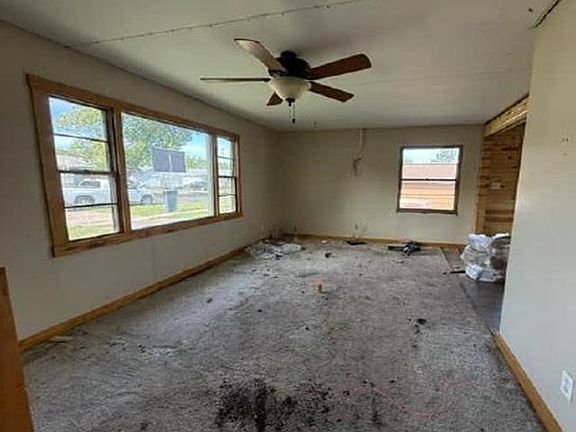 3rd image of 47 Edwards Dr