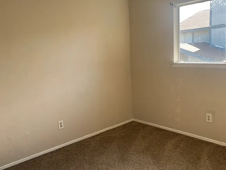 2607 San Sabastian Cir — Photo 25