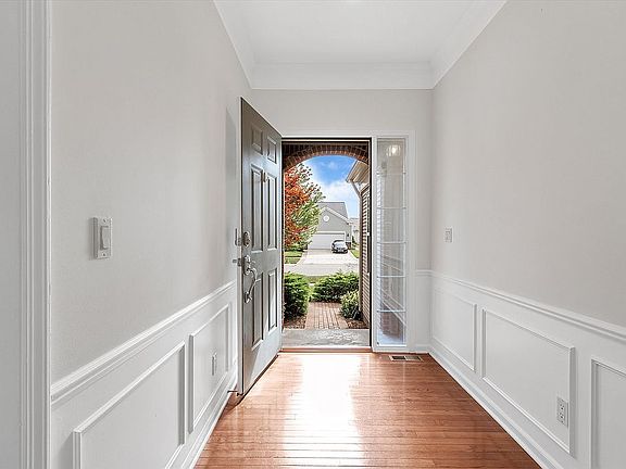 4th image of 7318 W Brook Dr