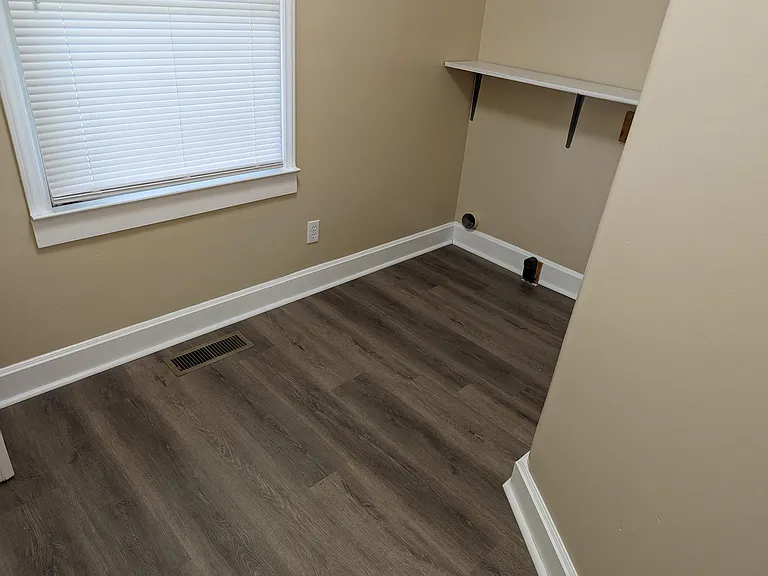 828 Crescent Dr — Photo 5
