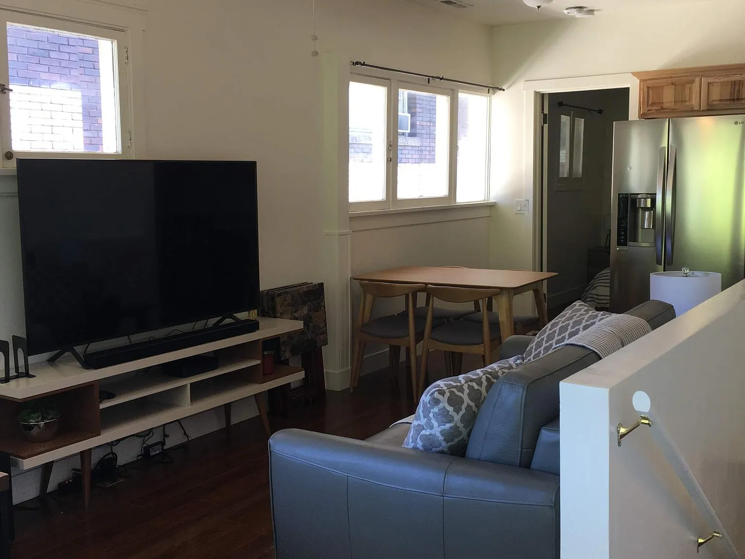 2 bed, 800 sqft, $2,150 — Photo 2