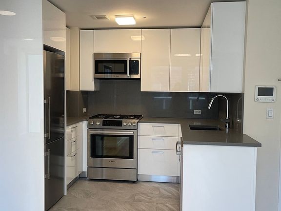4th image of 111 E 115th St #7C