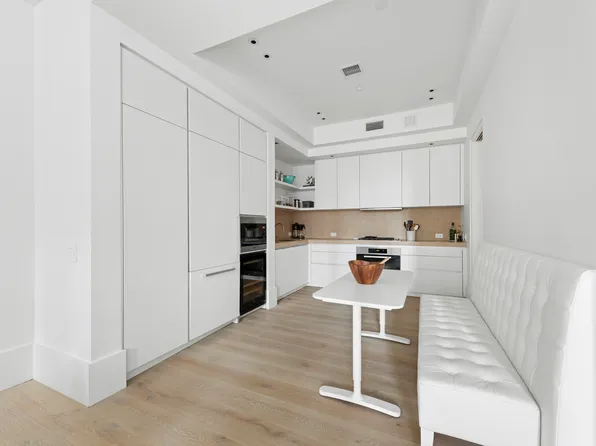 404 Park Avenue South image 4 of 12