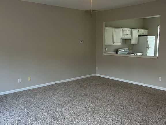 2nd image of 109 Waterford Park Dr