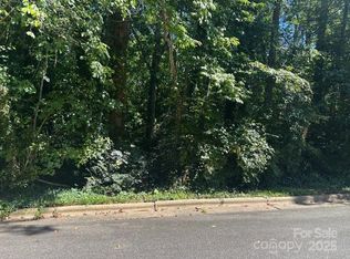 1640 8th Street Dr NW, Hickory, NC 28601