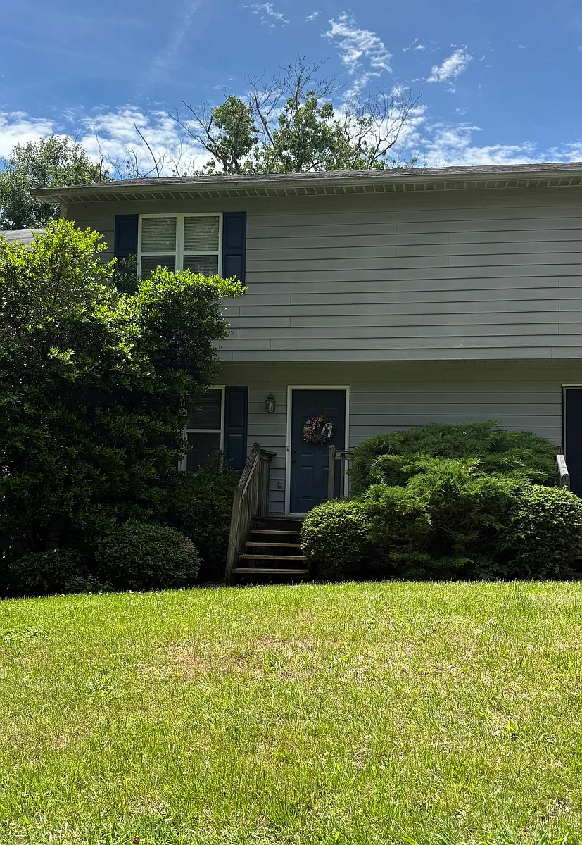 Building Photo - 409 S Beech St #2