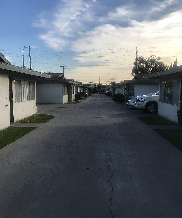 2nd image of 5102 Live Oak St
