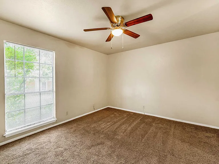 Barclay Apartments - ASK ABOUT OUR SPRING MOVE-IN SPECIAL TODAY! — Photo 50