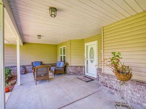 3rd image of 1837 Bay Oaks Cir
