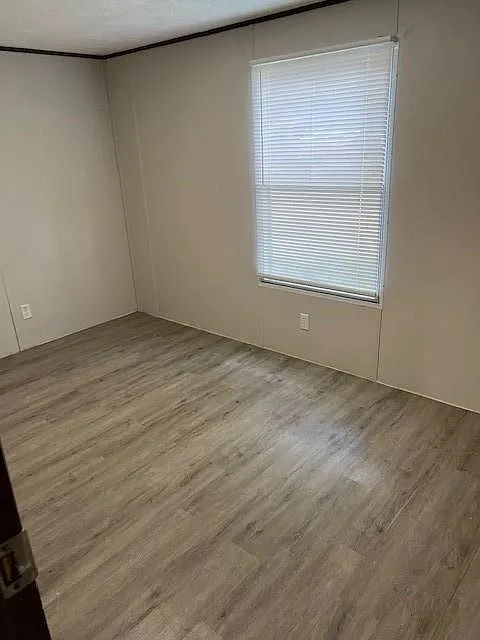 3 bed, 2.0 bath, 987 sqft, $1,300 — Photo 3