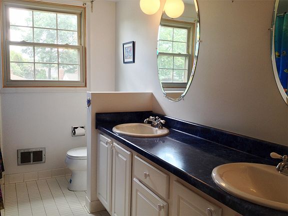 2nd image of 818 Woods Ln