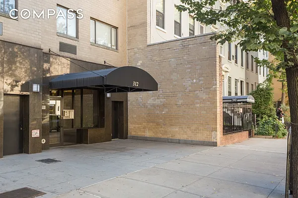 Rented by Compass | media 27