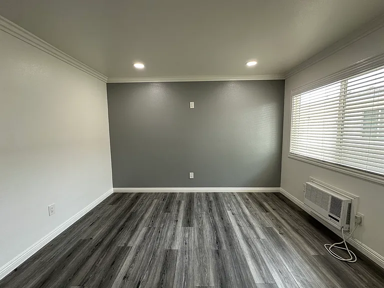 1333 W Stoneridge Ct #2 — Photo 3