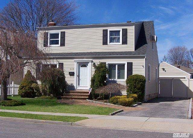 1st image of 203 N Walnut St