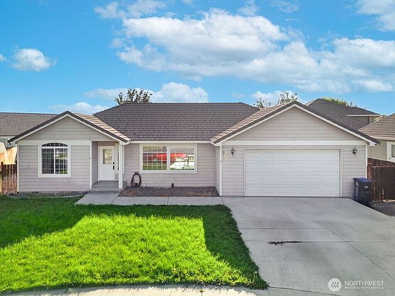 2nd image of 219 E Pinyon Court