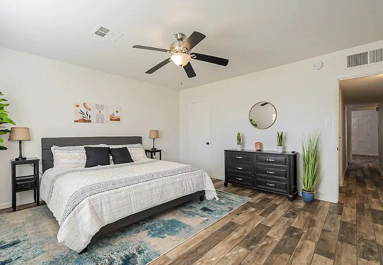 15 W Mission Ln — Photo 19