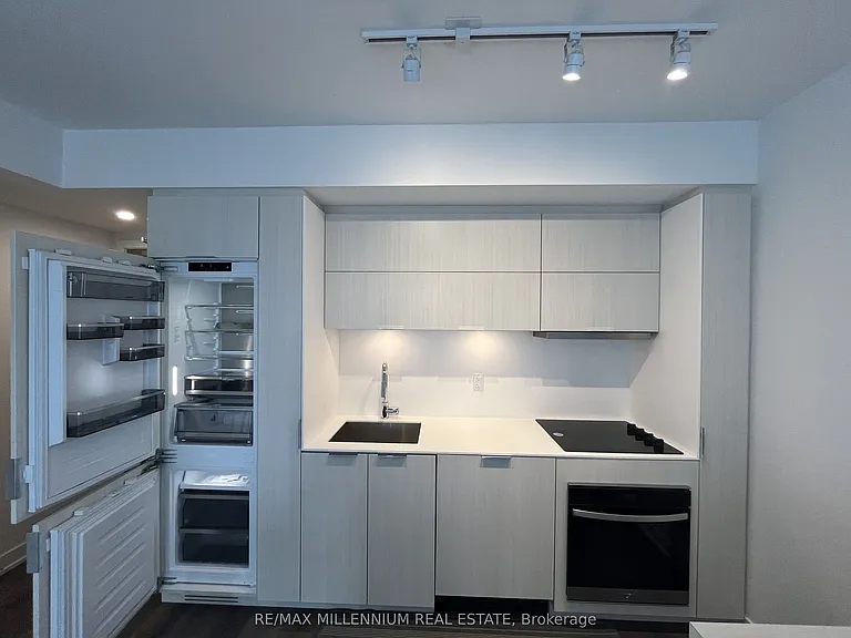 370 Martha St #1608 — Photo 12