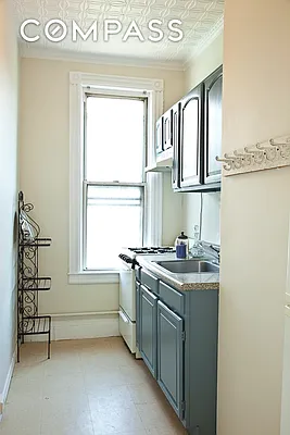 Rented by Compass | media 18