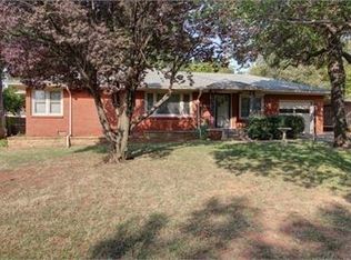 825 East Dr, Edmond, OK 73034