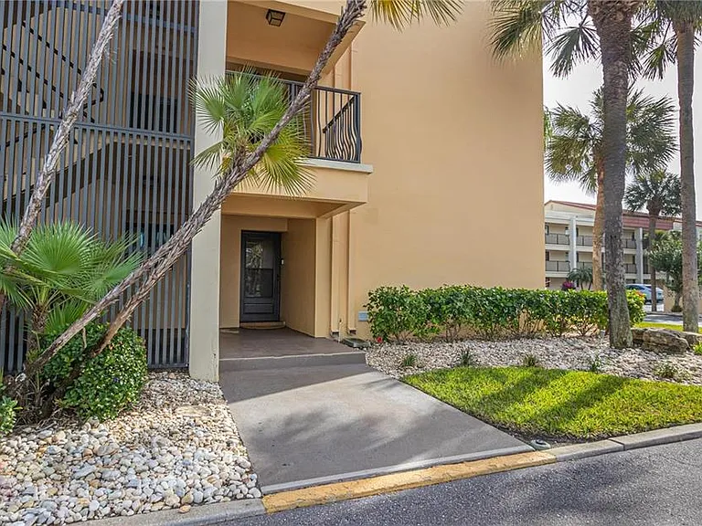 845 S Gulfview Blvd #101 — Photo 40