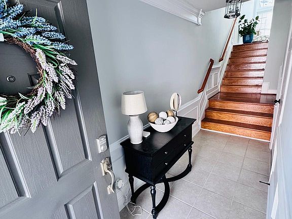 3rd image of 2429 Brookmoor Ln