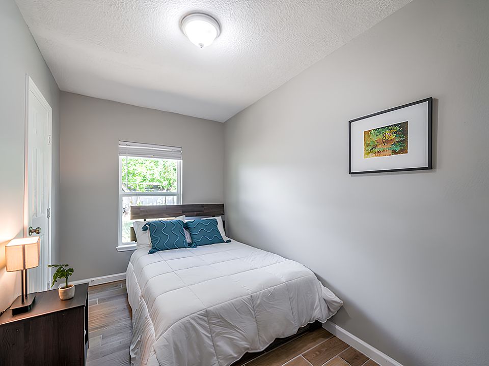 Reach in closet included