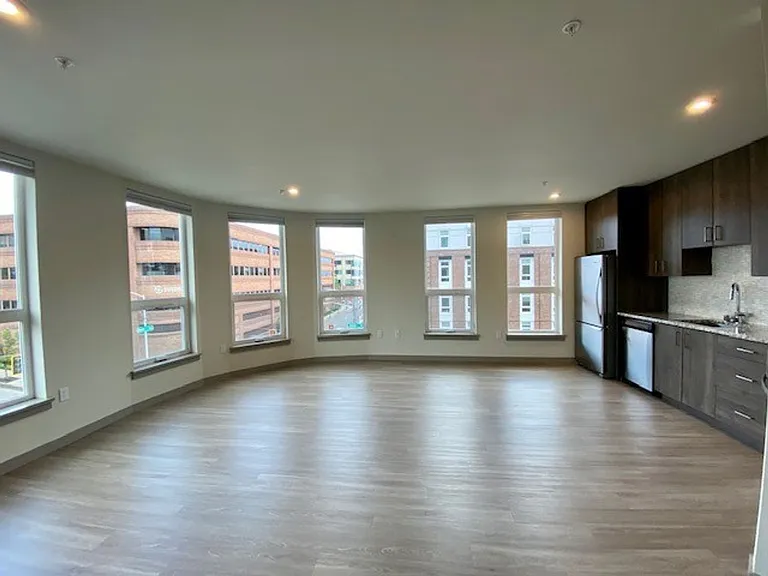 Lexington Apartments — Photo 38