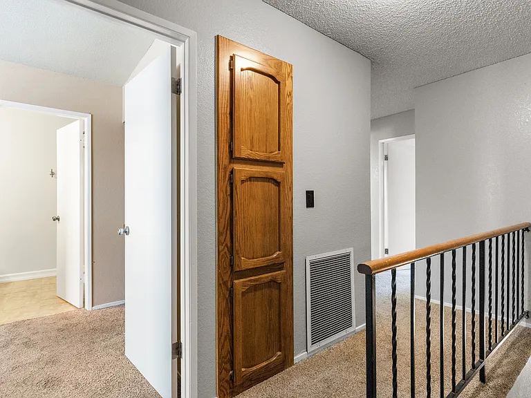 273 E Upjohn Ave — Photo 12