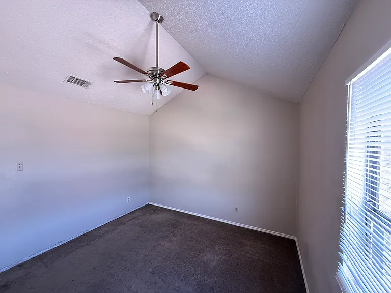 728 Bluebonnet Dr #C — Photo 13
