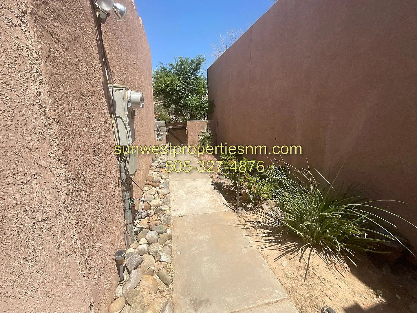 2 Bed, 2 Bath Townhouse — Photo 3