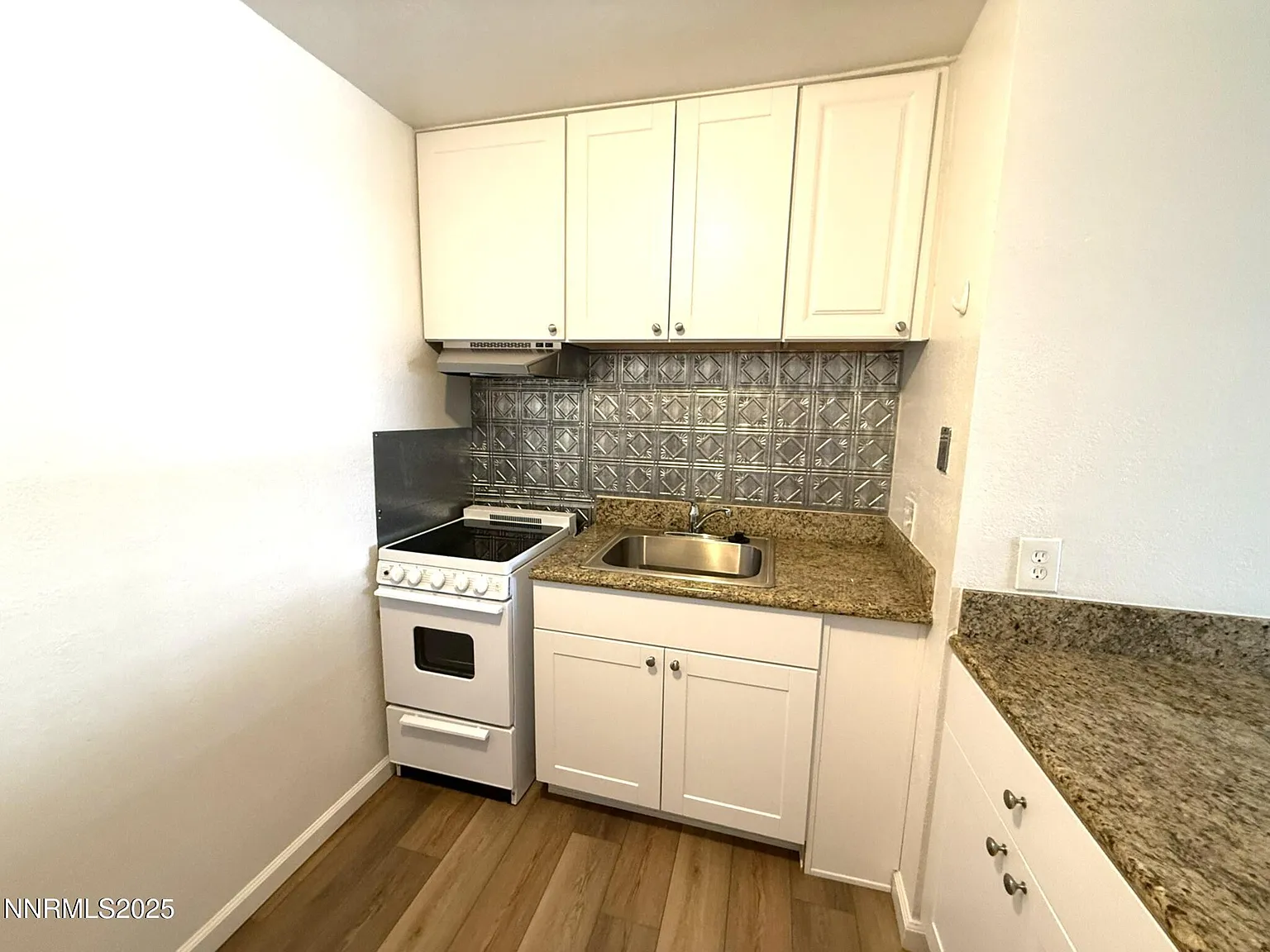 2450 Lymbery St APT 228 photo 1