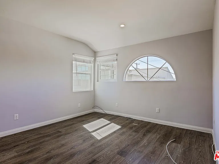 1112 Ocean Park Blvd #D — Photo 11