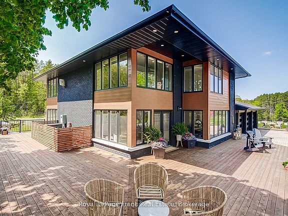 4th image of 674 Goodwood Rd