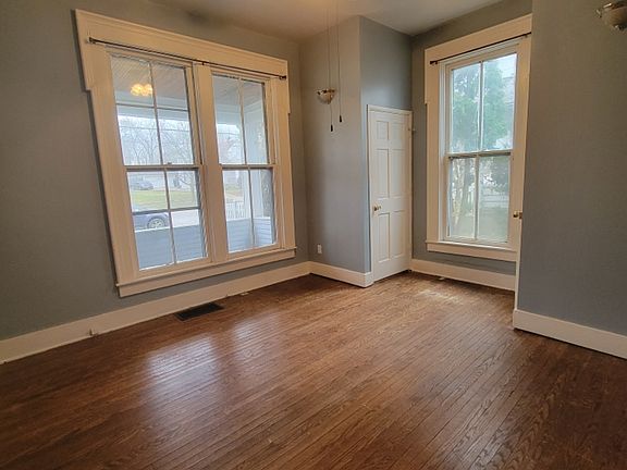 4th image of 422 S Main St #422