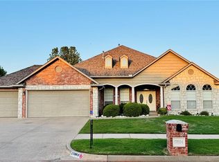 17004 Kemble Ln, Edmond, OK 73012