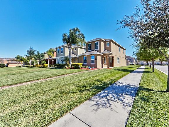 2nd image of 15205 Avenue Of The Arbors