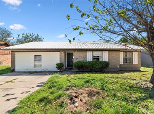 305 Coury Rd, Everman, TX 76140