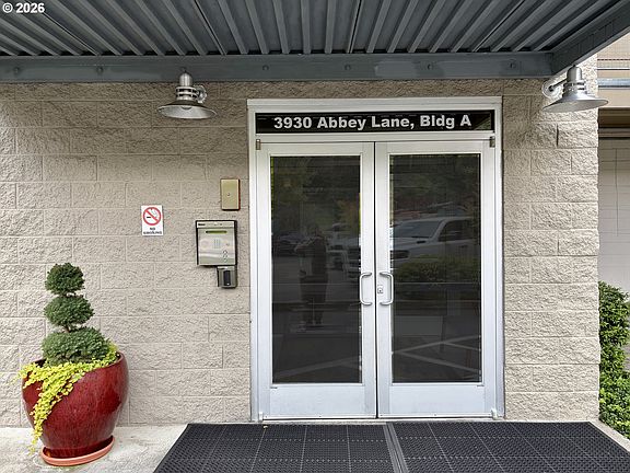 3rd image of 3930 Abbey Ln #301A