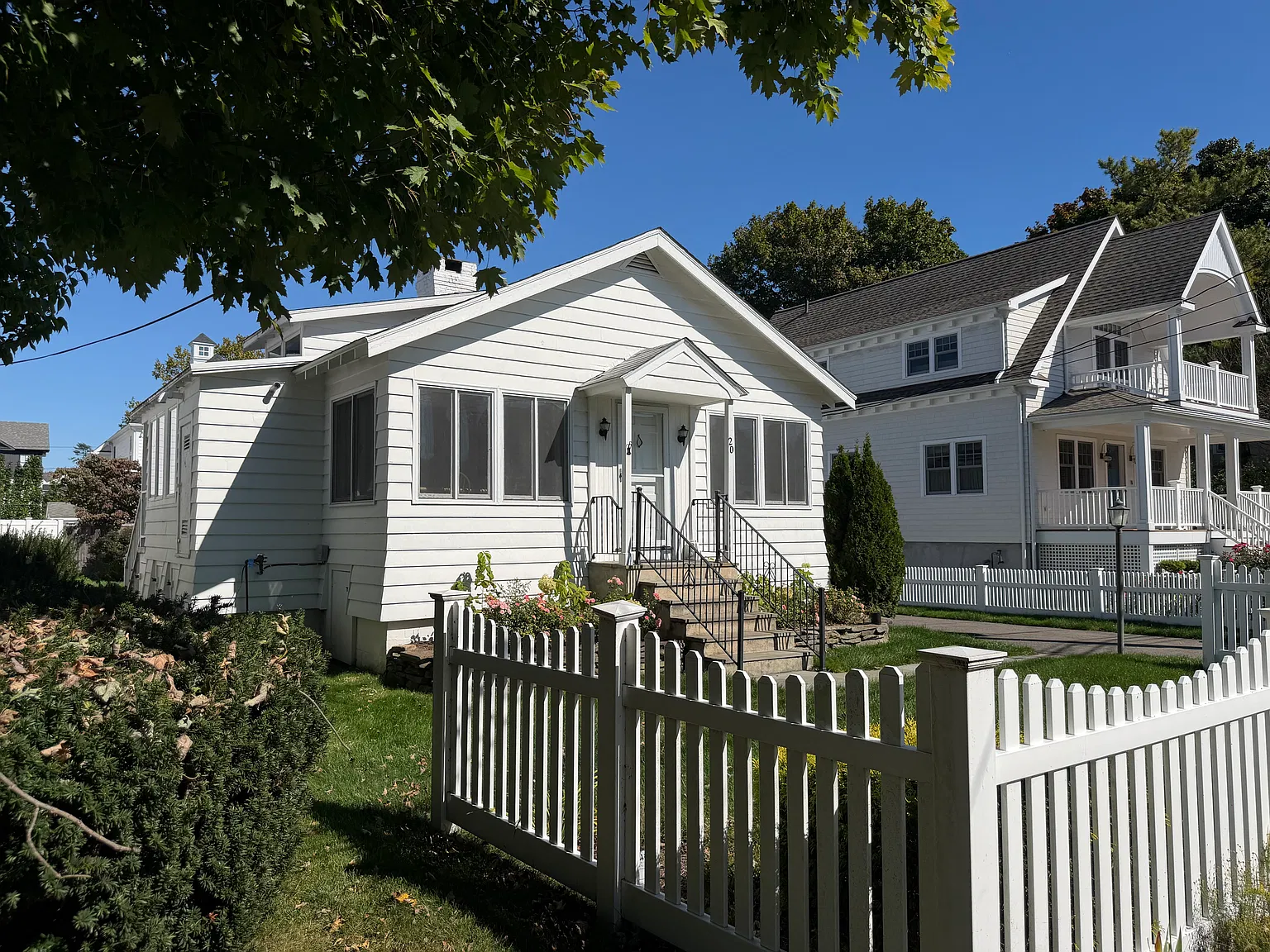 3 bed, 1.5 bath, 1350 sqft, $7,250 — Photo 2