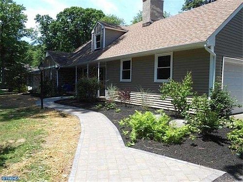 2nd image of 1210 Birch Ave