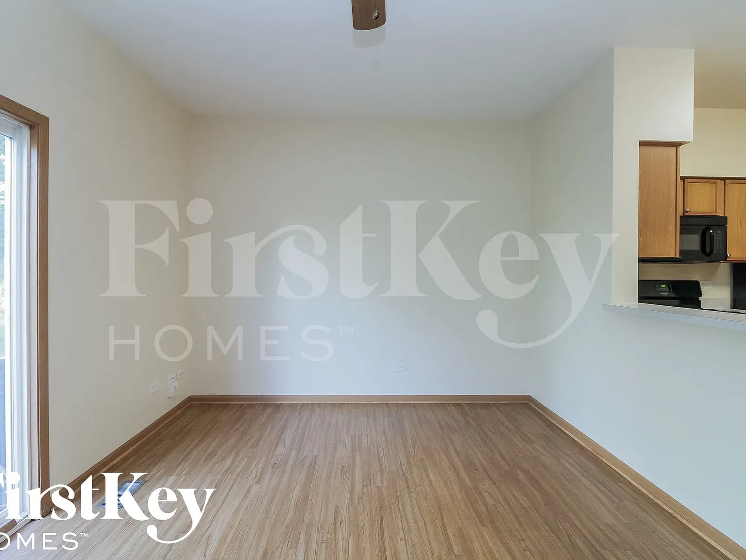 2 bed, 1.5 bath, 1197 sqft, $2,755 — Photo 3