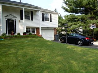13039 Maple View Ln, Fairfax, VA 22033