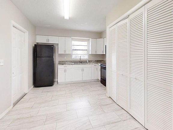 2120-W-Comanche-B-Kitchen_11052024