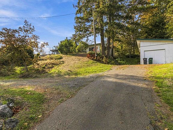 2nd image of 3904 Wilkinson Rd